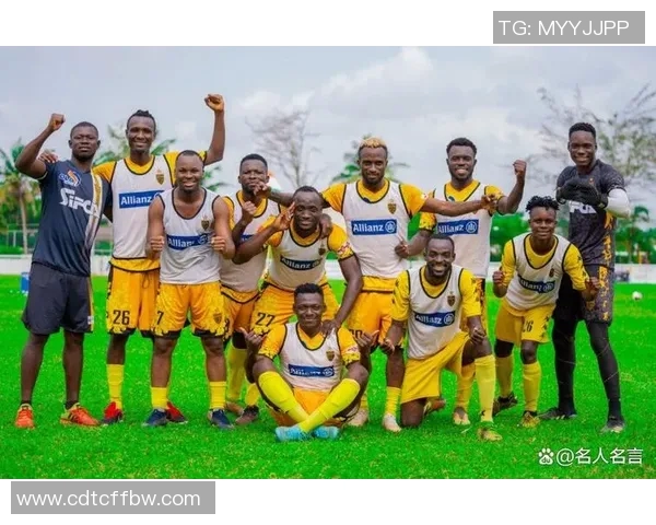 足球明星离谱穿搭大揭秘时尚与个性的碰撞引发热议